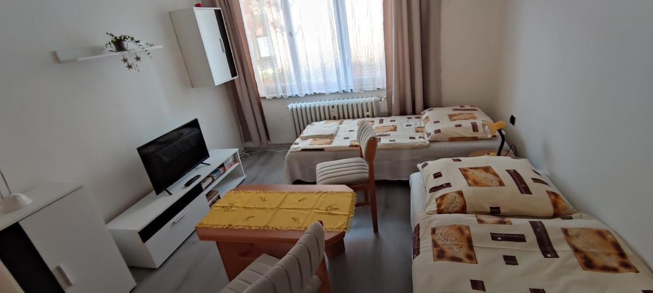Na Sistote 628 Appartamento Valašské Meziříčí Esterno foto